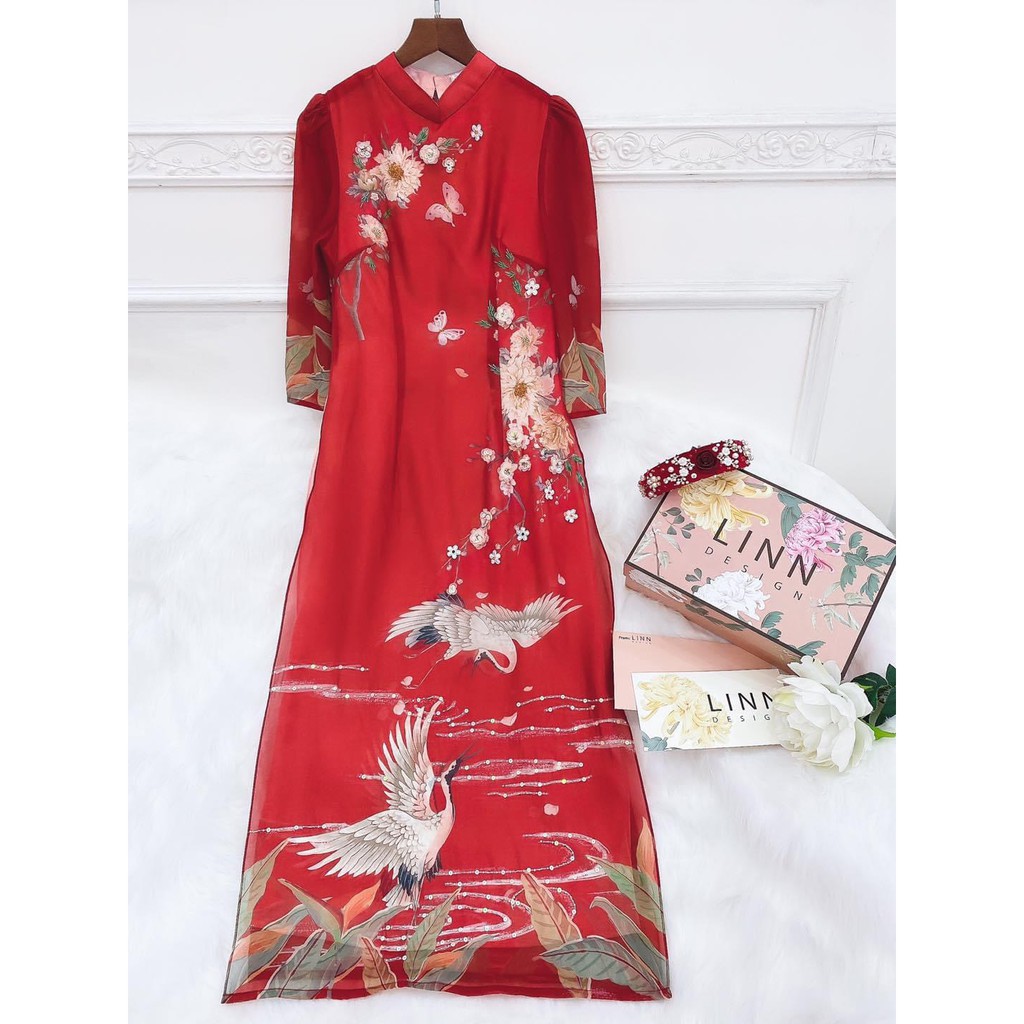 ÁO DÀI TRUYỀN THỐNG ĐÍNH CƯỜM MÀU ĐỎ HẠC 4 TÀ CHÂT LIỆU TƠ Ý CAO CẤP | BigBuy360 - bigbuy360.vn