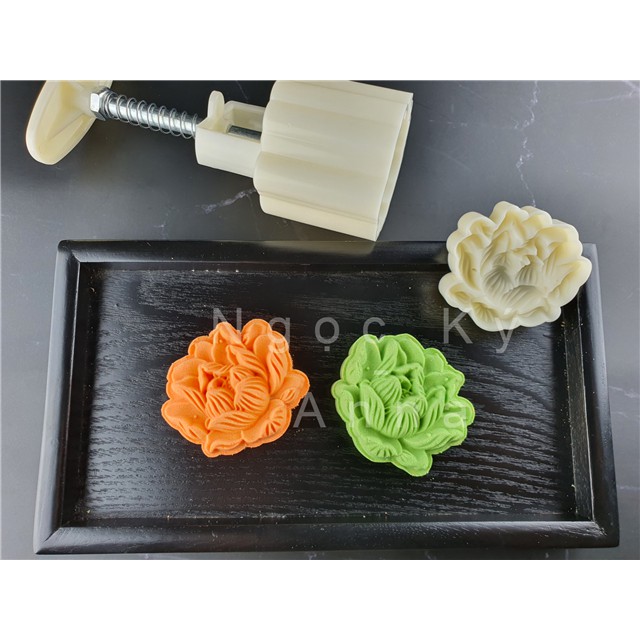 NQ75-987 - KHUÔN TRUNG THU LÒ XO HOA SEN  65G – 80G