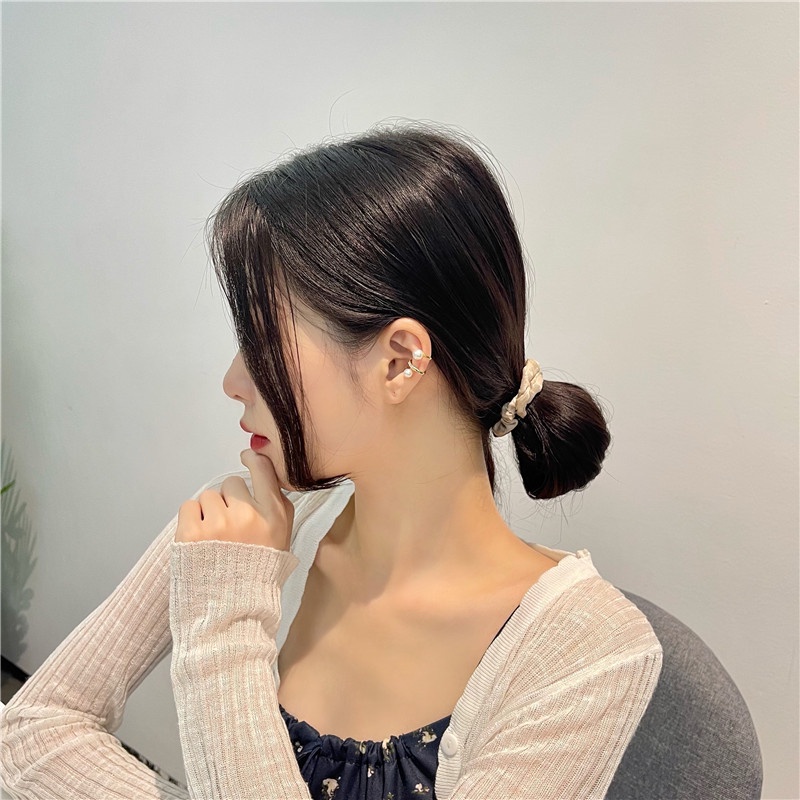 Khuyên tai kẹp vành một bên không bấm lỗ K049 bằng hợp kim mạ vàng đính đá hạt trai dáng ngắn