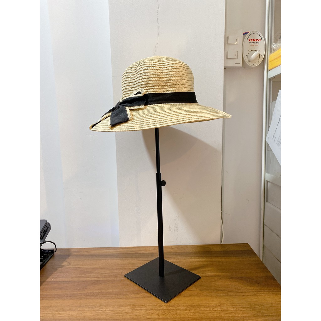 Giá trưng nón mũ cho shop
