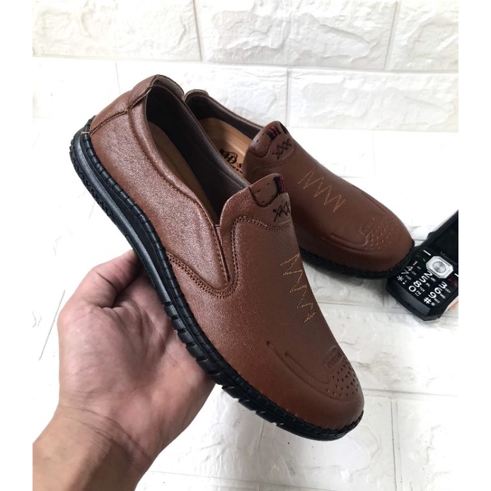 Giày lười nam da bò nguyên tấm..kiểu dáng đẹp..mang êm chân..mã LC02..màu vàng bò..đế khâu sẵn rất chắc chắn