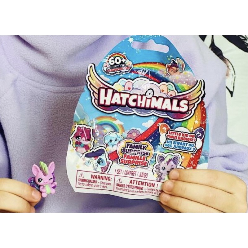 Gói trứng Hatchimals chứa một nhân vật Little Kid hoặc hai em bé sinh đôi đáng yêu với hơn 60 mẫu ngẫu nhiên