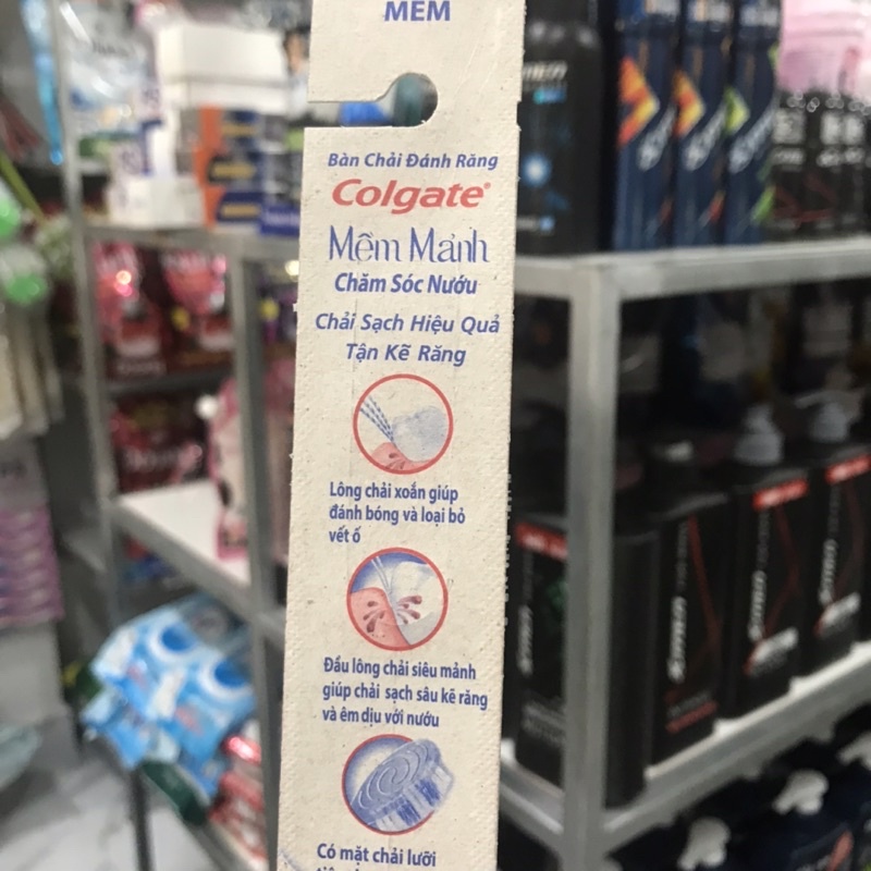 Bàn chải đánh răng Colgate mềm mảnh chăm sóc nướu(màu ngẫu nhiên)