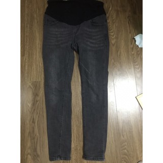 Pass 2 quần Jean bầu mới nguyên, hàng đặt QC, mua mới 650k/chiếc. Thành lý 199k/2chiếc, mặc thích hợp cho bầu 6-9tháng,.