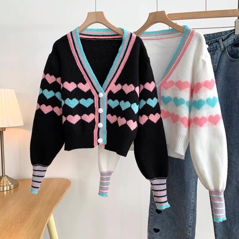 Áo khoác len lửng cổ tim họa tiết hình tim