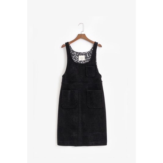 Váy yếm nhung MADELEN túi ốp mix lót trong hoạ tiết hoa | BigBuy360 - bigbuy360.vn