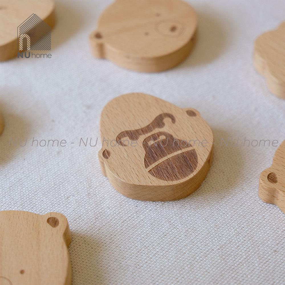 Nam châm gỗ - Haku | nuhome.vn | nam châm hít tủ lạnh bằng gỗ được thiết kế đơn giản đẹp mắt