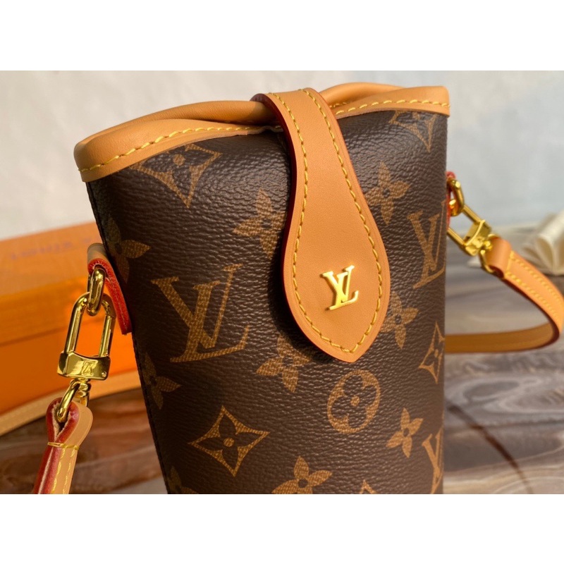 Túi đeo chéo nữ dáng lọ thương hiệu Louis Vuitton LV cao cấp hàng vip 1-1