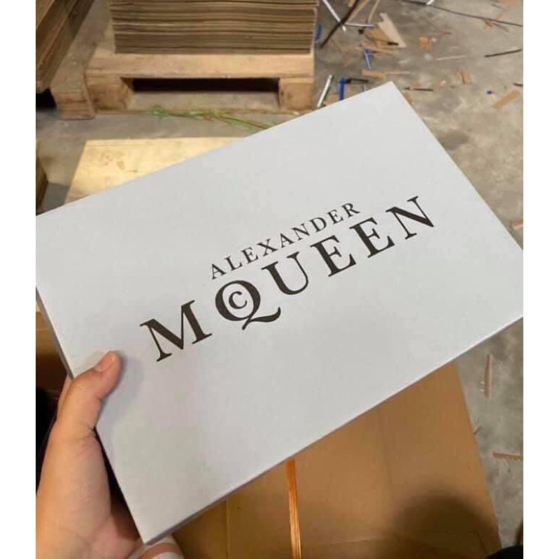 Hộp MCQ trắng