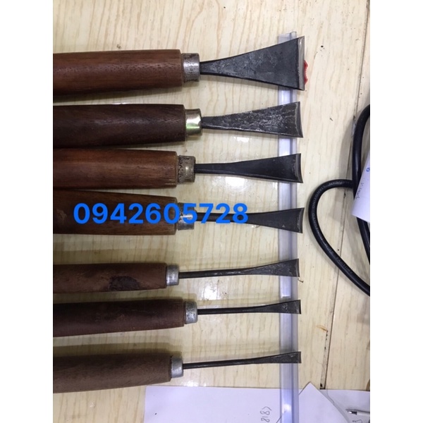 Đục  chạm điêu khắc gỗ