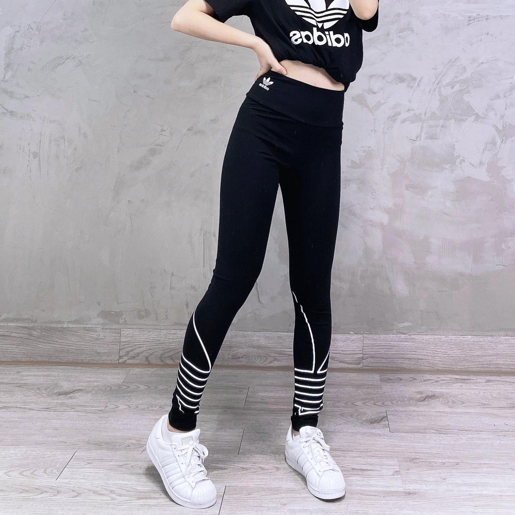 (HÀNG XUẤT XỊN) Quần Legging das logo to 1655 BIG LOGO OUTLINE TREFOIL TIGHTS Made in Cambodia full tag code