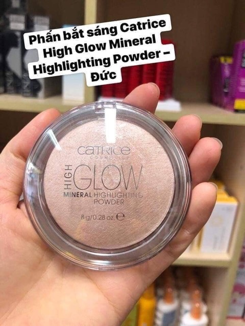 Phấn bắt sáng của  catrice hingh glow đức ( tặng kèm nước tẩy trang)