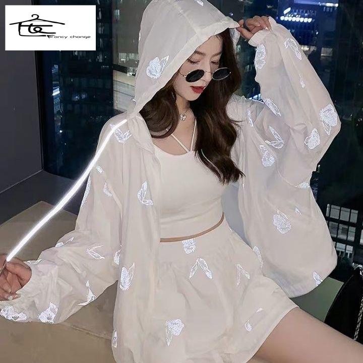 Set Áo Có Nón Và Quần Short Ống Rộng Họa Tiết Bướm Phản Quang Thời Trang Mùa Hè Cho Nữ