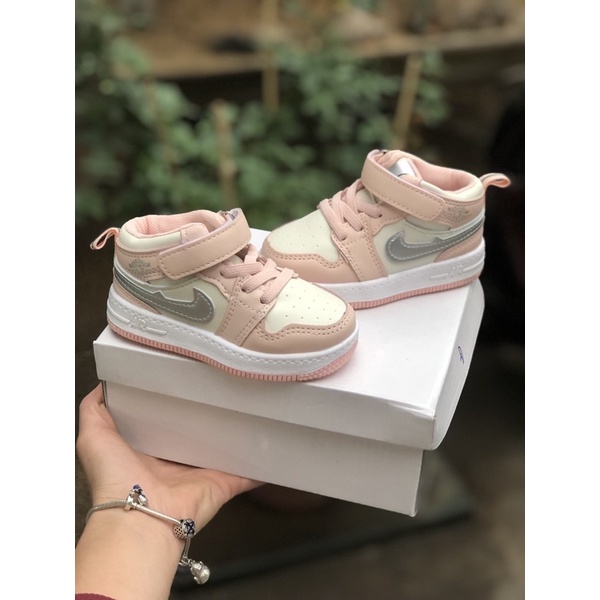 Giầy móc cho bé trai, gái