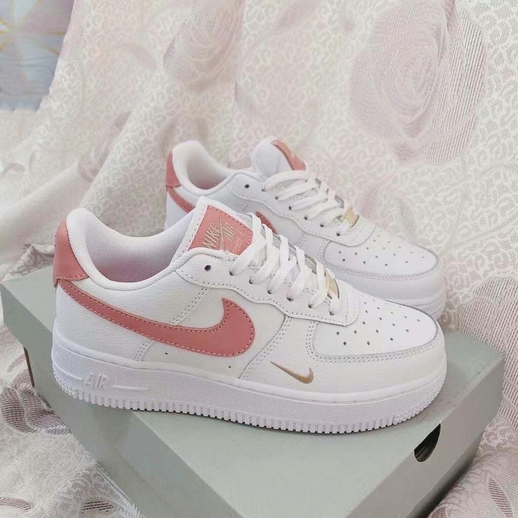 Sneaker hải đăng