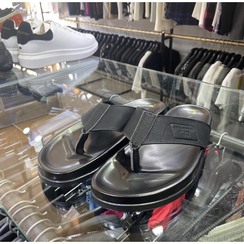 Dép tông thời trang nam DG có hoạ tiết in dập, Dép da nam mùa hè phong cách giới trẻ btshop từ 38 đến 42