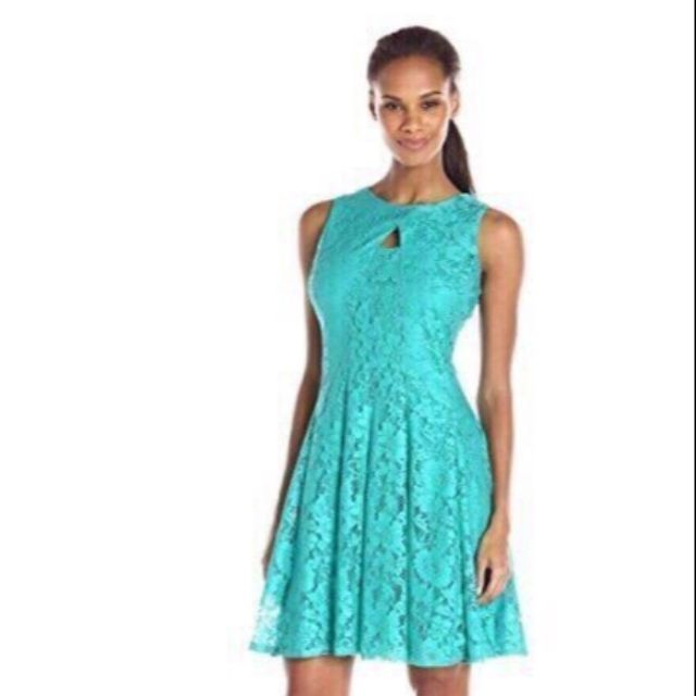 Đầm ren Danny & Nicole mềm mại