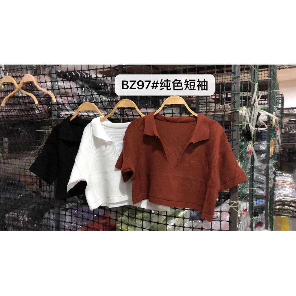 Áo croptop len cộc tay cổ đức