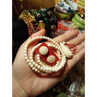 combo bông tai hoa cúc và vòng hạt màu trắng