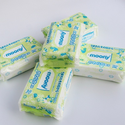 Khăn giấy ướt Moony Nội Địa Nhật Lốc 8 Bịch/10 Bịch x 76 tờ