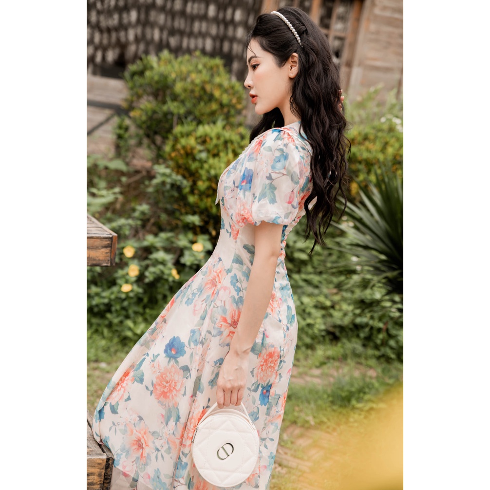Váy đầm hoa nữ ngắn tay dáng dài cổ bèo đính cúc Lalya Dress trắng YAME