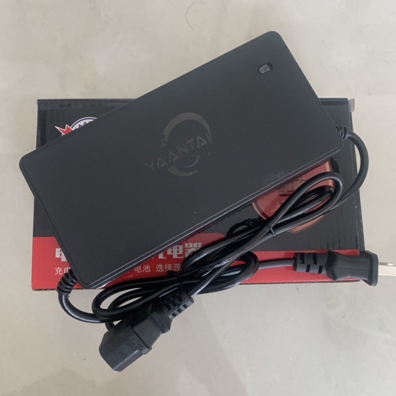 Sạc Xe Điện 60V20AH Yaantai nội địa TQ Chống Phồng Bình Chân chụp