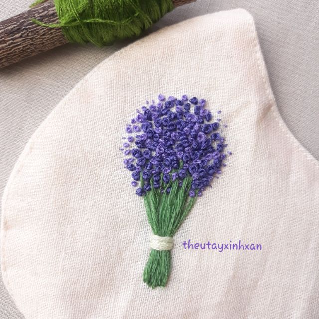 Khẩu trang linen thêu lavender