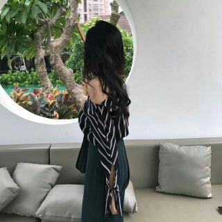 Áo kẻ lệch vai