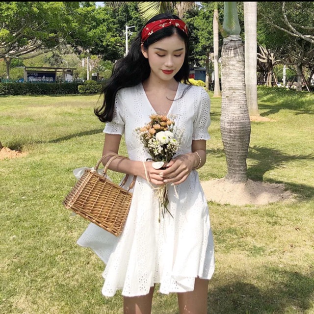 đầm trắng