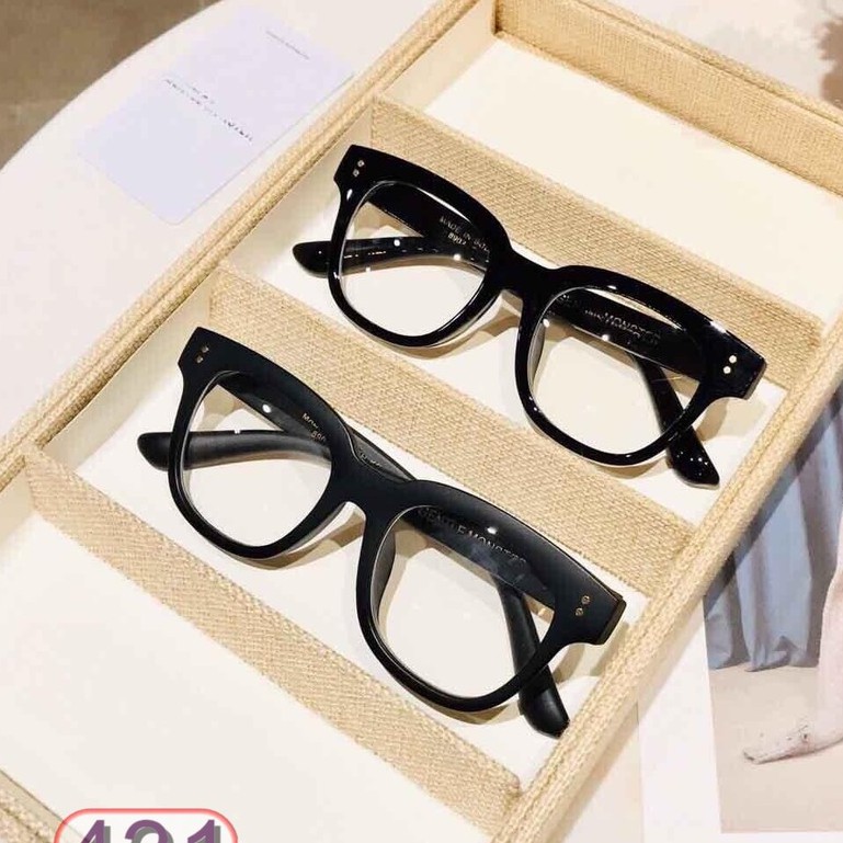 Mắt Kính Gọng Vuông Chữ V Thời Trang MS05