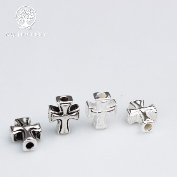 Charm bạc thánh giá xỏ ngang - NQ Jewelry