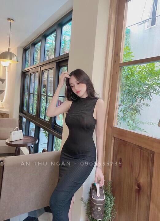 Váy tăm body sát nách xẻ sau