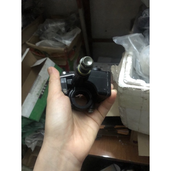 cụm tay phanh dầu xe điện vespa chính hãng có lỗ gương