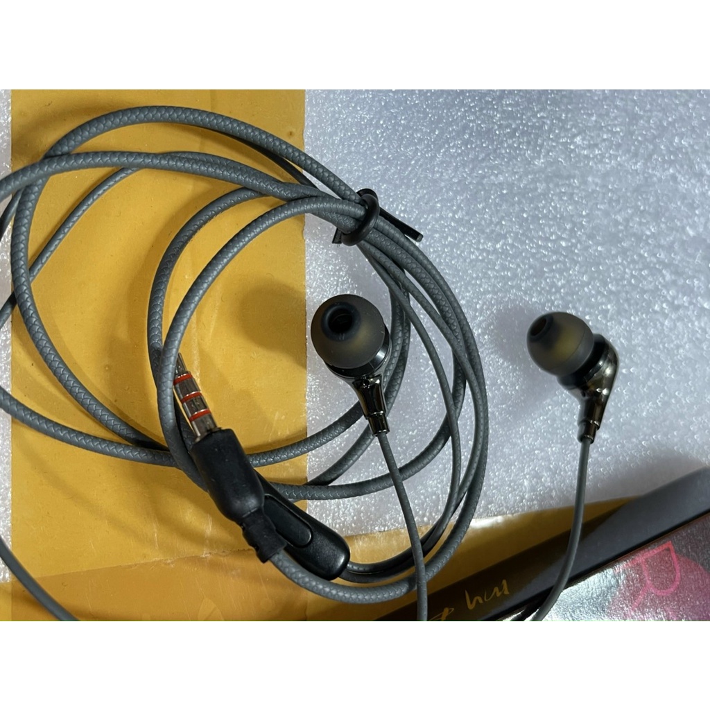 Tai nghe điện thoại Realme loại nhét tai có mic đàm thoại, chân cắm tròn 3.5mm