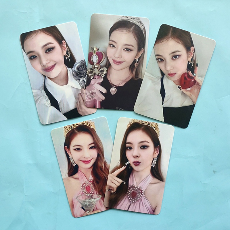 Set 5 Tấm Thẻ Ảnh LOMO In Hình Nhóm Nhạc ITZY Nhóm Nhạc Kpop