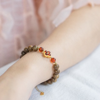 Vòng tay trầm hương nữ garnet đỏ tình yêu hạnh phúc viên mãn tự nhiên phong thủy Udum