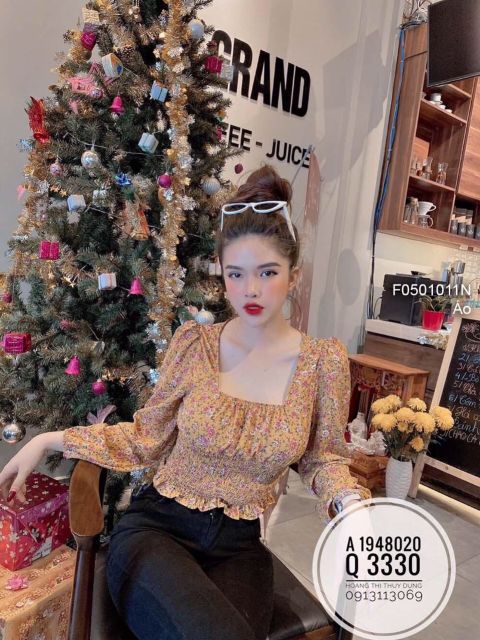 Áo hoa nhí cổ vuông