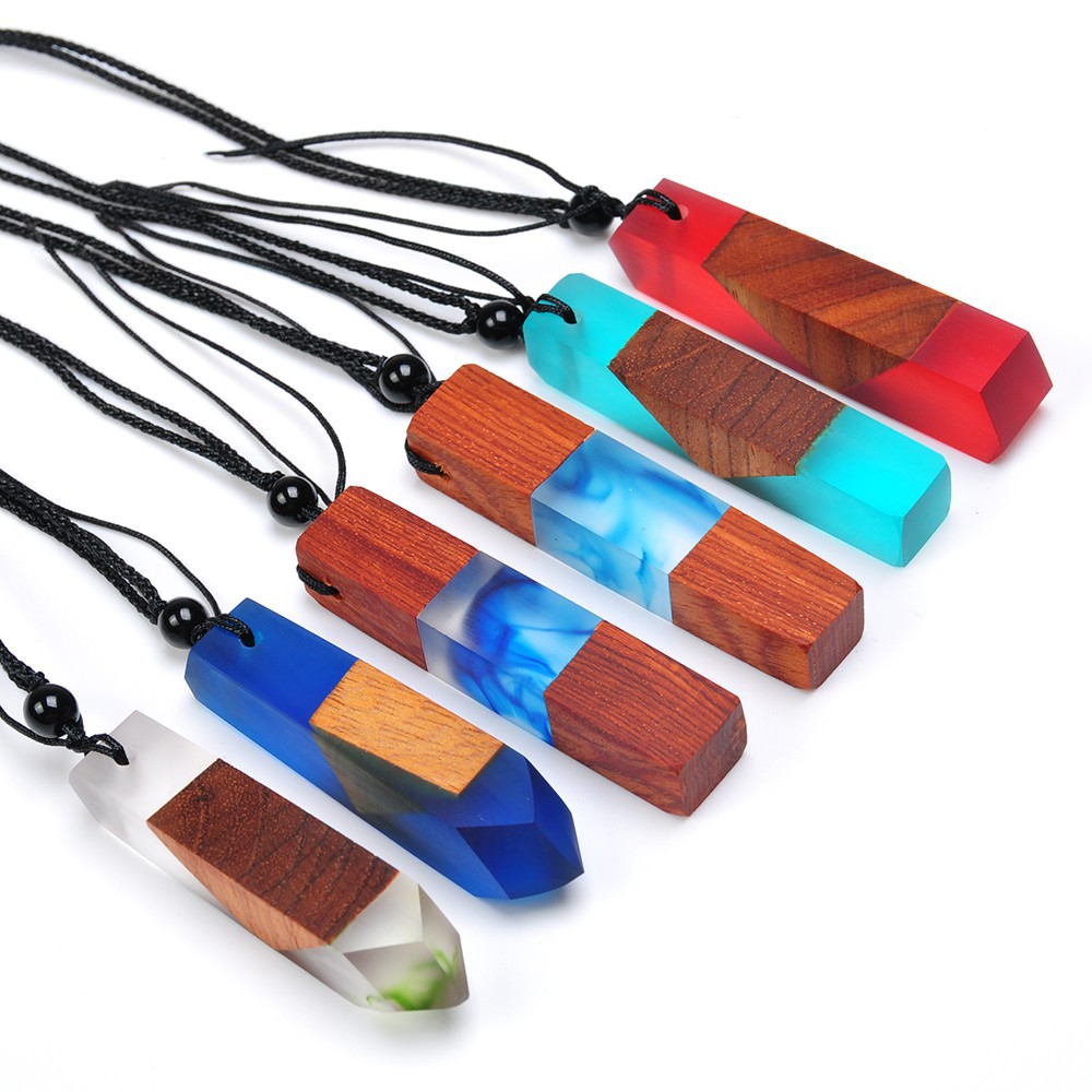 Dây chuyền thời trang với mặt đá phối gỗ đầy độc đáo