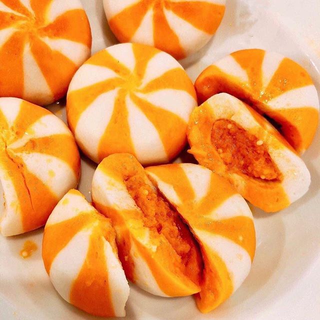 Bánh Bao Nhân Trứng Cá Nhím