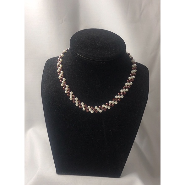Vòng cổ choker hạt 4 li kem phối nâu 35cm