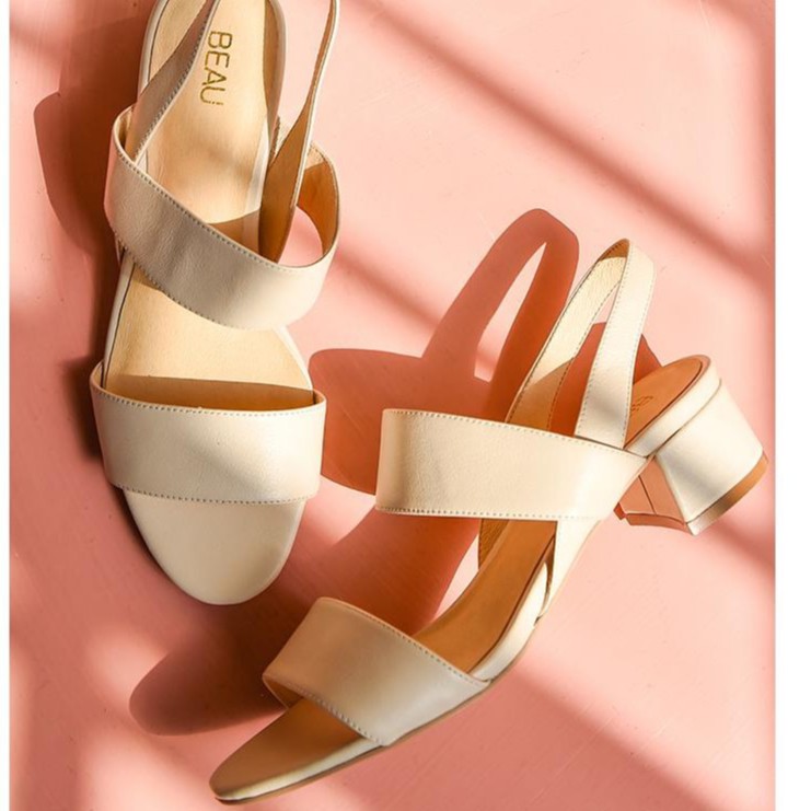 Giày sandal nữ mã LTS14 mũi tròn quai ngang cao 5cm phong cách HQ có 2 màu kem và đen