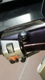 Núm bắt chân gương