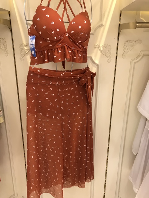 Bikini hoa nhí đi biển cực xinhh🌼🏝 | BigBuy360 - bigbuy360.vn