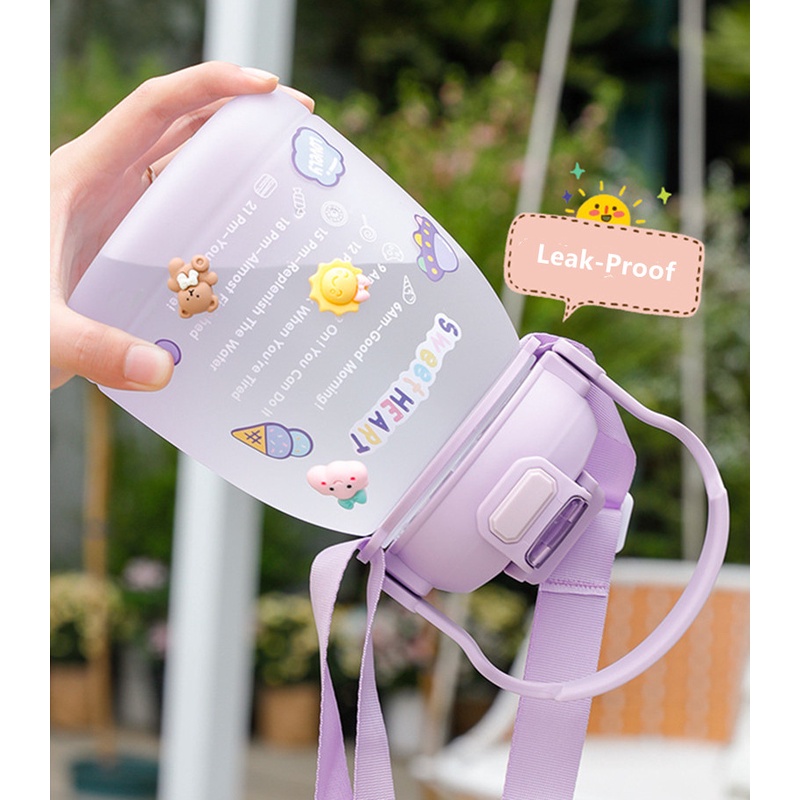 Bình Nước Thể Thao 1300ml Có Ống Hút Và Dây Đeo Thời Trang Dễ Thương