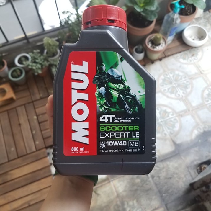 Dầu nhớt 4 thì Motul Scooter Expert LE 10W40 1Lit &amp; 0.8Lit ( dùng cho xe ga)