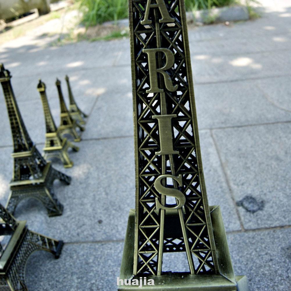 Tháp Eiffel Trang Trí Phòng Khách Độc Đáo