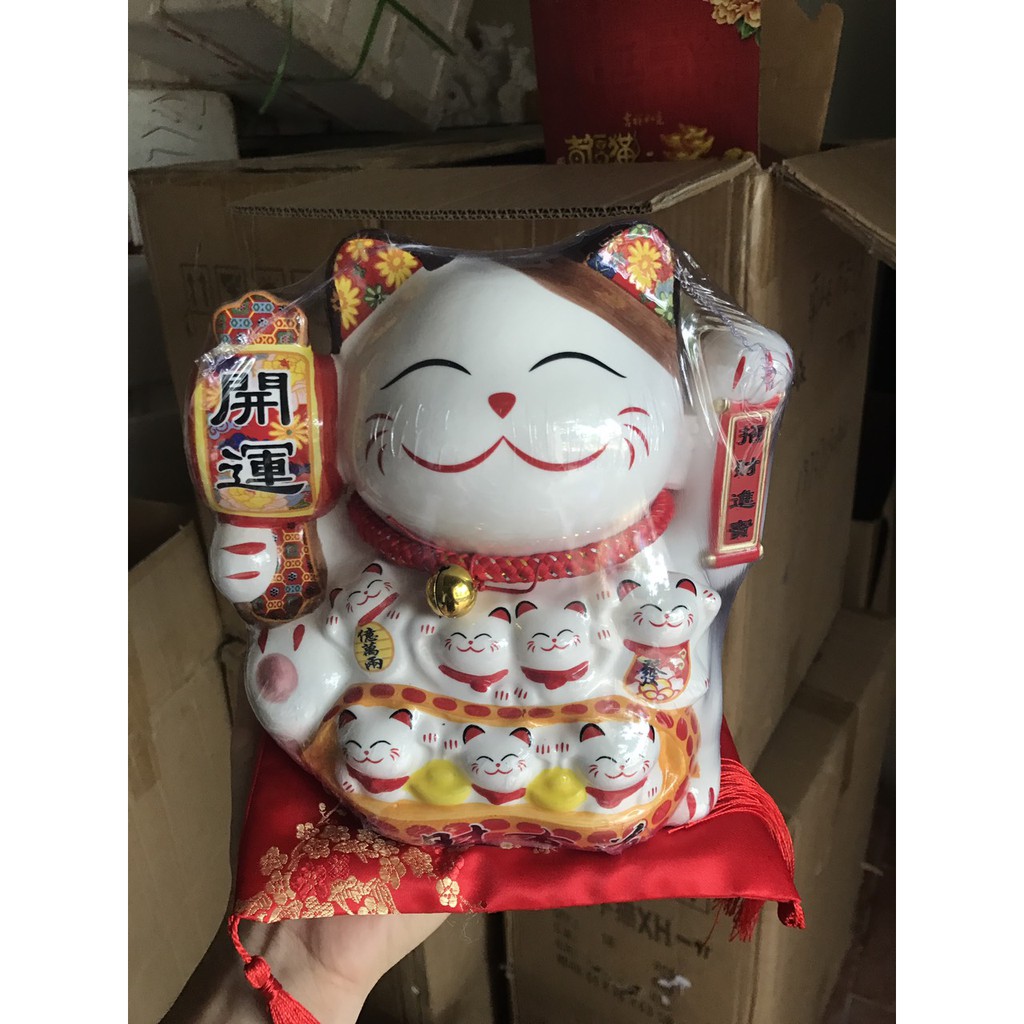 Mèo vẫy tay kim vận đón phúc cao 16cm kèm thảm