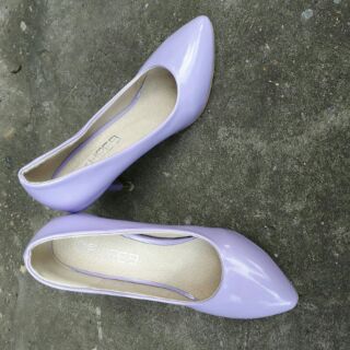 Giày cao gót da bóng màu tím nhạt (size 36)