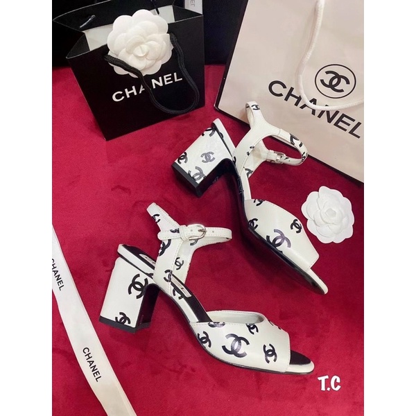 Guốc chà neo chữ