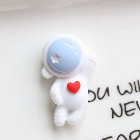 Phụ Kiện Trang Trí Giày Hình Phi Hành Gia Mới -Cuc /jibz /Button croc /Charm/Dan rocket Stellite